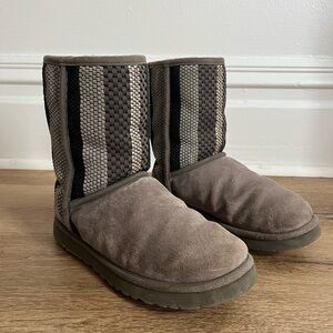 UGG Women's US 7 Woven Weave Suede Charcoal Gray Classic Short Boots